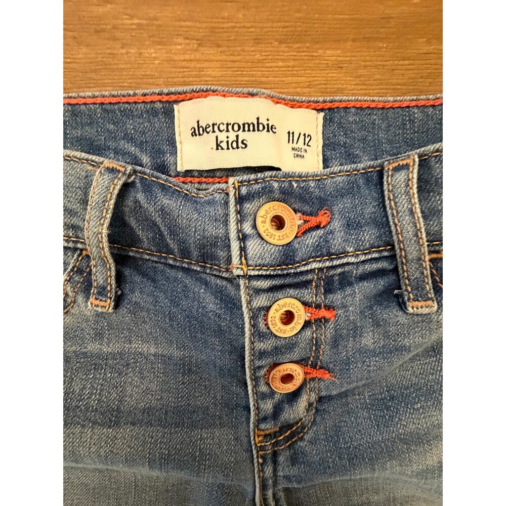 Abercrombie Kids Denim Shorts 11/12 Cherry Patch Button Fly Cutoff Shorts NWT - Picture 2 of 5
